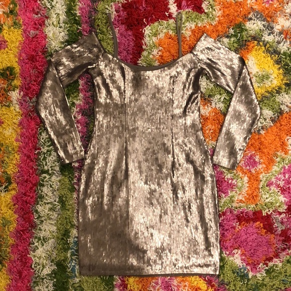 Express dress - Picture 2 of 6